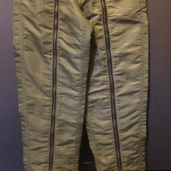Vintage 80’s parachute pants w/expanding zipper. By Cotler. Unisex. Olive Green - Picture 1 of 3
